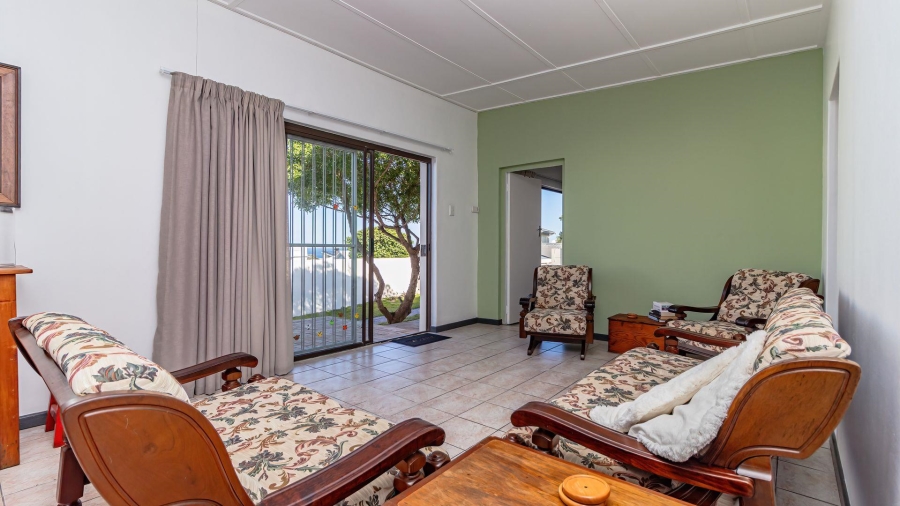 3 Bedroom Property for Sale in De Kelders Western Cape